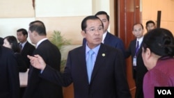 រូបឯកសារ៖ លោក​នាយក​រដ្ឋមន្រ្តី ហ៊ុន សែន ចូលរួម​ក្នុង​កិច្ចប្រជុំ​កំពូល​ទន្លេ​មេគង្គ ដែល​ធ្វើ​ឡើង​នៅ​ខេត្ត​សៀមរាប នៃ​ប្រទេស​កម្ពុជា នៅ​ថ្ងៃទី៥ ខែមេសា ឆ្នាំ២០១៨។ (ស៊ុន ណារិន/VOA)