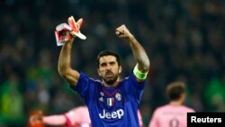 Gianluigi Buffon lors d'un match entre la Juventus et Moenchengladbach, Allemagne, le 3 novembre 2015