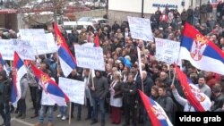 Protesti u Štrpcu (Foto: Glas Amerike)