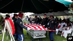 L'enterrement en Floride d'un des soldats américains tués à Tongo Tongo, au Niger, le 21 octobre 2017.
