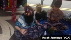 រូបឯកសារ៖ តូបមួយ​នៅ​កន្លែង​ដែល​ក្រុម​ Green Sensation ធ្វើ​បាតុកម្ម​ទាមទារ​ឲ្យ​មាន​ការ​ដាក់​កញ្ឆា​ឲ្យ​ស្រប​ច្បាប់​នៅ​កោះ​តៃវ៉ាន់ កាល​ពី​ថ្ងៃ​ទី​២០ ខែ​មេសា ឆ្នាំ​២០១៩។ 