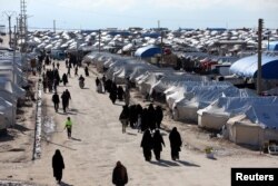 Žene u kampu al-Hol u Siriji, april 2019.