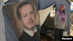 FILE PHOTO: Quake-hit Kahramanmaras prepares to vote in May 14 elections