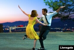 «لا لا لند» با شرکت «اما استون» و «رایان گاسلینگ» برنده جایزه بهترین بازیگر زن از جشنواره ونیز ۲۰۱۶