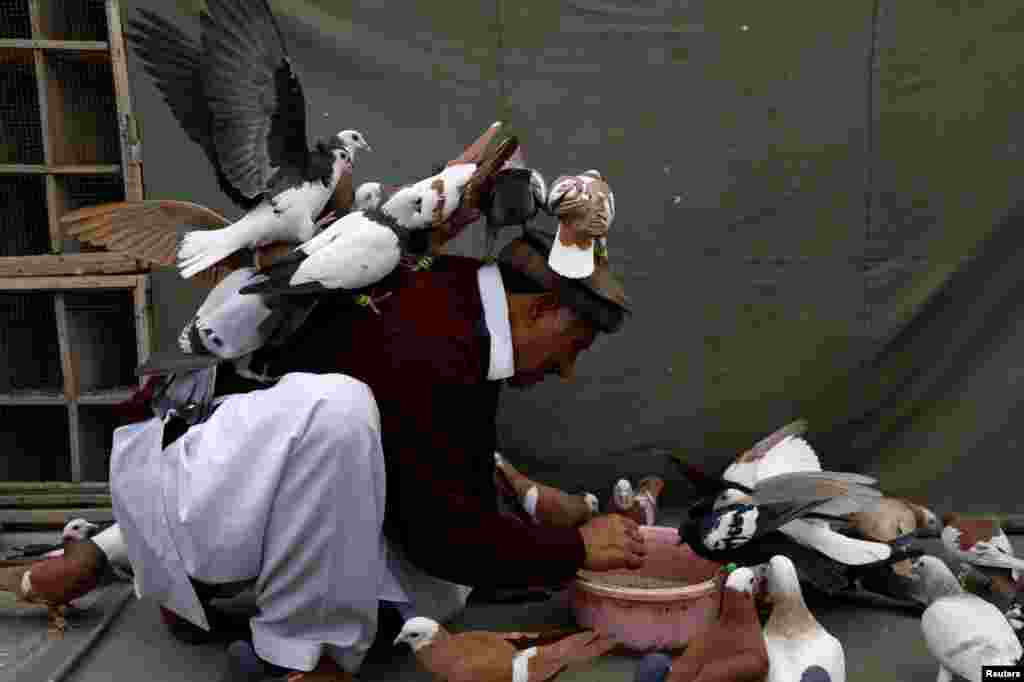 Belgian driver Thierry Neuville drives his Hyundai i20 N with Belgian co-driver Martijn Wydaeghe during the Super Special Stage of Safari Rally Kenya 2022, the 6th round of the FIA World Rally Championship, in Nairobi, Kenya.