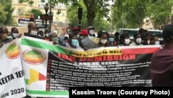 Rassemblement de plusieurs dizaines de milliers de personnes à Bamako réclamant le départ du président Ibrahim Boubacar Keïta, le 19 juin 2020.