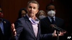 Guverner Virdžinije, demokrata Ralf Nortam