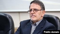 ولی‌الله سیف از شهریور سال ۱۳۹۲ تا مرداد ماه سال ۱۳۹۷ رییس کل بانک مرکزی ایران بود. او در زمانی که قیمت ارز در بازار ایران به شدت بالا رفته بود، از سمت خود کنار رفت. 