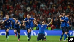 'Yan wasan Italiya suna murnar kai wa wasan karshe a gasar Euro 2020 bayan doke