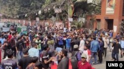 বিশ্ববিদ্যালয়ের দাবিতে তিতুমীর কলেজ শিক্ষার্থীদের আন্দোলনে স্থবির গুলশান এলাকা