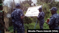 Opération de fermeture des cliniques privées n'ayant pas une base légale, au Bénin, le 24 septembre 2018. (VOA/Ginette Fleure Adandé)