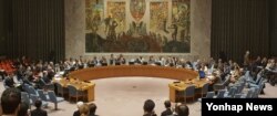 30일 미국 뉴욕 유엔본부에서 유엔 안보리가 전체회의를 열고 북한의 5차 핵실험에 대응하는 대북제재결의안을 채택했다. 안보리는 만장일치로 결의안을 통과시켰다.