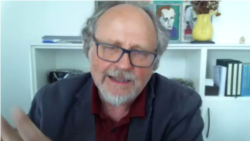 Mantan Pelapor Khusus PBB untuk Kebebasan Beragama, Heiner Bielefeldt, mengatakan meski ia Katolik yang taat, ia tidak setuju dengan pasal penodaan agama. (Foto: VOA/Rio Tuasikal)