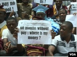 Some teachers say they have gone without pay for as long as five years, in Yaounde, Cameroon, March 28, 2017. (M.E. Kindzeka/VOA)
