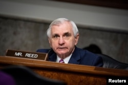 잭 리드 미국 상원 군사위원장.