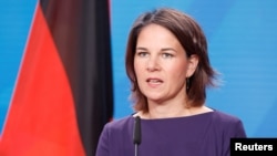 아날레나 베어보크 독일 외무장관이 베를린에서 기자회견하고 있다. (자료사진)