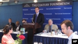 华盛顿特区大学法律系教授布蓝登