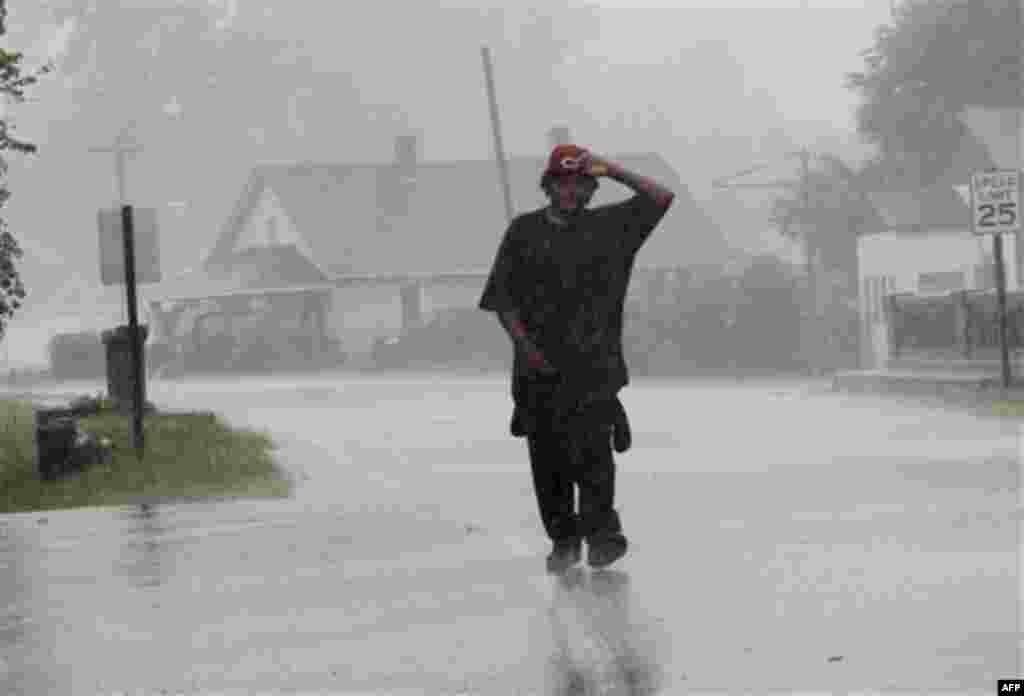 Amerika sharqi kuchli to'fon bilan olishdi