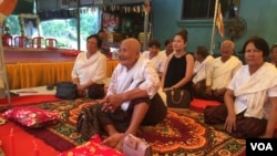 Phok Se, the mother of the late Kem Ley, attends a ceremony marking the two-year anniversary of her son's death, Takeo province, Cambodia, July 10, 2018. (Hul Reaksmey/VOA Khmer)