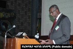 ፕሮፌሰር ማስረሻ ፈጠነ - የኢትዮጵያ ሣይንስ አካዳሚ ዋና ዳይሬክተር /'ፎቶ - ፋይል - ኢሣአ/