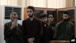 Tergov doirasida jami 49 odam, jumladan, 19 politsiyachi hibsda. Ular yo hujumni to'xtatmay qarab turganlik, yo kaltaklashda qatnashganlikda ayblanmoqda.