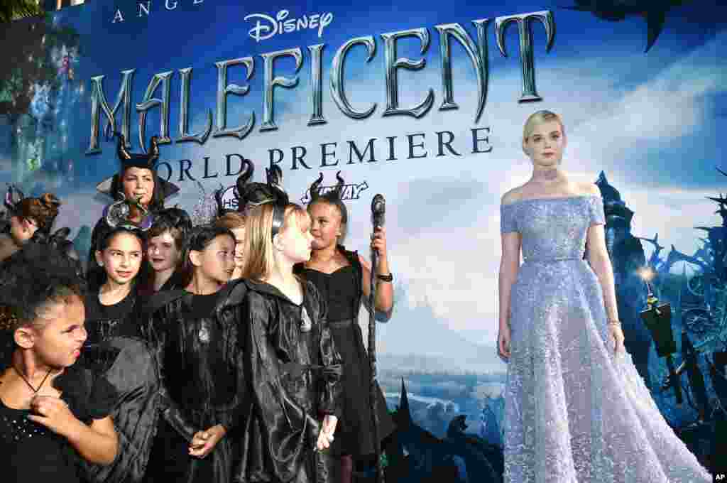 Actress Elle Fanning arrives at the world premiere of &quot;Maleficent&quot; at the El Capitan Theater in Los Angeles, California, May 28, 2014.