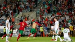 Ronaldo yana murnar cin kwallo ta biyu