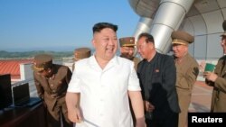 북한 김정은 국무위원장이 국방과학원에서 새로 개발한 지대함 순항미사일 시험발사를 참관했다고 지난 9일 조선중앙통신이 보도했다.