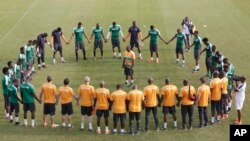 L'équipe ivoirienne lors d'un entraînement au Stade Akoakam Oyem, Gabon, le 15 janvier 2017.