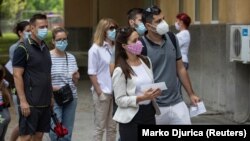 Red za testiranje ispred Instituta Torlak