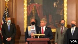 资料照片：众议院外交事务委员会首席共和党成员、中国工作组主席麦考尔（Rep. Michael McCaul, R-TX）2020年9月30日出席中国工作组报告发布记者会。（美国之音记者李逸华拍摄）