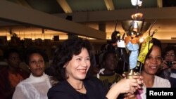 놀린 헤이저(가운데) 전 유엔 아시아·태평양 경제사회위원회(UNESCAP) 사무총장