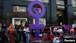 Manifestation anti-fémicide à Mexico, le 24 mars 2019. D'autres rassemblements ont eu lieu depuis, dont le 14 février contre le meurtre d'Ingrid Escamilla.