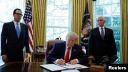 ფოტოზე: პრეზიდენტი ტრამპი 24 ივნისს ირანის წინააღმდეგ ახალ სანქციებს აწერს ხელს