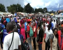 Central African Republic refugees gather as they prepare to return home, in Garoua Boulai, Cameroon, Oct. 23, 2019. (Moki Edwin Kindzeka/VOA)
