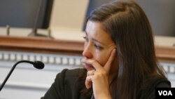 Oygul Bekjon, siyosiy mahbus Muhammad Bekjonning qizi