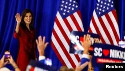 นิกกี เฮลีย์ ผู้ลงชิงเป็นตัวแทนพรรครีพับลิกันในการเลือกตั้งประธานาธิบดีสหรัฐฯ ในปี 2024 จัดงานปาร์ตี้ติดตามผลนับคะแนนเลือกตั้งขั้นต้นรัฐเซาท์แคโรไลนา 