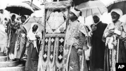 Haile Selassie Enters Addis Ababa