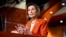 រូប​ឯកសារ៖ លោកស្រី Nancy Pelosi ប្រធាន​រដ្ឋសភា​អាមេរិក​ថ្លែង​ទៅ​កាន់​អ្នក​សារព័ត៌មាន​នៅ​វិមាន​សភា​ក្នុង​រដ្ឋធានី​វ៉ាស៊ីនតោន កាល​ពី​ថ្ងៃ​ទី​១៣ ខែ​មករា ឆ្នាំ​២០២២។