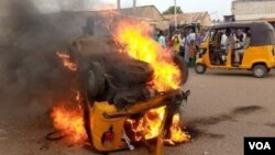 Wani keke napep wanda 'yan shila ke amfani da shi a Adamawa