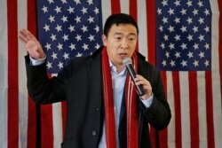 미국 대선 민주당 경선 후보인 앤드루 양이 28일 아이오와주 페리에서 선거유세를 하고 있다.