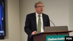 데이비드 헬비 미 국방부 아시아태평양 안보 담당 수석부차관보가 7일 워싱턴 허드슨 연구소에서 열린 미-일 방위협력 갱신 토론회에 참석했다.