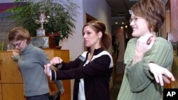 Jumlah yang dirilis organisasi Sport England yang didanai oleh pemerintah menunjukkan 15,5 juta orang yang berusia 16 tahun keatas berolahraga setiap minggunya dalam 12 bulan menjelang bulan Oktober 2012, kenaikannya sebesar 750.000 dibandingkan tahun la