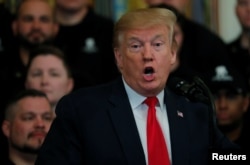 រូបភាព​ឯកសារ៖ លោក​ប្រធានាធិបតី ដូណាល់ ត្រាំ ថ្លែង​នៅ​ក្នុង​ព្រឹត្តិការណ៍​មួយ​ បន្ទាប់​ពី​មាន​ការ​ចេញផ្សារយ​របាយការណ៍​របស់​លោក Robert Mueller កាលពី​ថ្ងៃទី១៨ ខែមេសា ឆ្នាំ២០១៩។