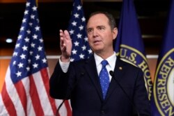 លោក Adam Schiff ថ្លែង​នៅ​ក្នុង​សន្និសីទ​កាសែត​មួយ​នៅ​ក្នុង​រដ្ឋធានី​វ៉ាស៊ីនតោន កាលពី​ថ្ងៃទី៣ ខែធ្នូ ឆ្នាំ២០១៩។