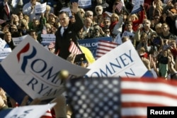 U.S. Republican presidential nominee and former Massachusetts Governor Mitt Romney attends a campaign rally in Lynchburg, Virginia, November 5, 2012.