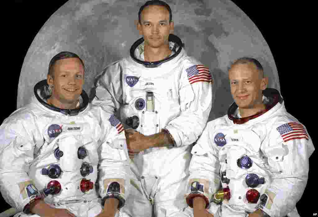 Para astronot Apollo XI dari kiri Neil Armstrong, sebagai komandan Misi Apollo 11 dan manusia pertama yang menginjakkan kaki di Bulan, astronot Michael Collins, dan astronot Edwin &quot;Buzz&quot; Aldrin (kanan), yang merupakan Pilot Apollo XI&nbsp; (foto