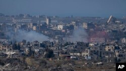 Dim posle eksplozije u pojasu Gaze, 1. januara 2025. (Foto: AP/Ohad Zwigenberg)
