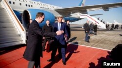 U.S. Secretary of State John Kerry arrives at Vnukovo international airport near Moscow, Russia, March 23, 2016. 