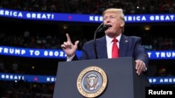 Predsednik SAD na skupu u Dalasu, u Teksasu, 17. oktobra 2019. (Foto: Reuters/Jonathan Ernst)